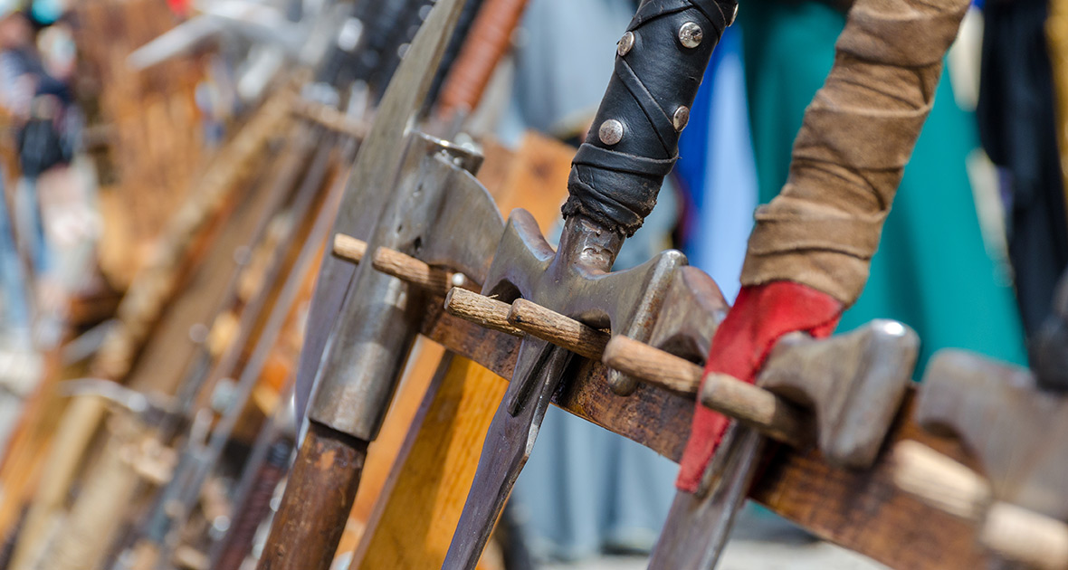 Mittelalterliche Rüstungen und Waffen auf dem Prüfstand: Wie effektiv waren sie wirklich?