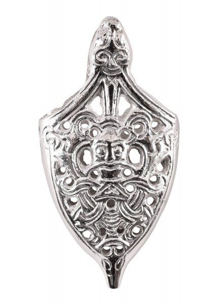 Detailaufnahme eines kunstvoll verzierten Schwertscheiden-Ortblechs für Wikingerschwerter. Das silberne Ornament zeigt komplexe keltische Muster und filigrane Handwerkskunst. Optimal für authentische Repliken historischer Schwerter.