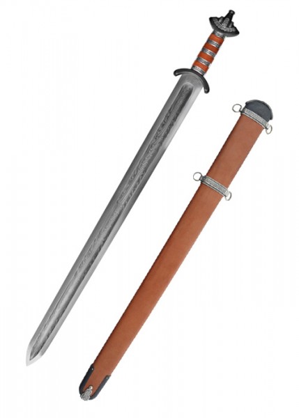 Sächsisches Schwert aus dem 9. Jahrhundert mit verzierter Klinge und detailreichem Griffdesign. Das Schwert ist zusammen mit einer Lederscheide abgebildet, die silberne Beschläge aufweist. Ideal für Sammler historischer Waffen.