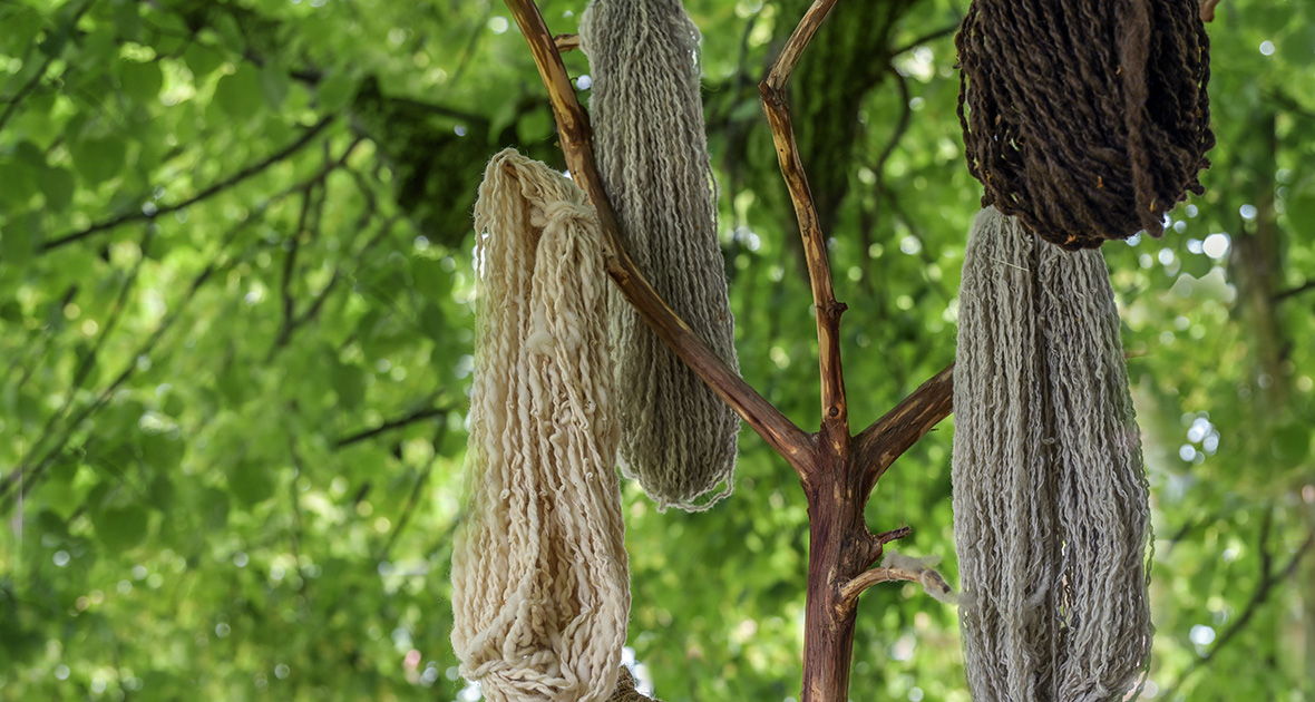 Stoffe im Mittelalter: Von Wolle bis Seide