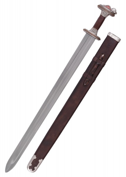 Detailreich verzierte Replik eines Vendelzeit-Wikingerschwerts mit einer edlen Verzinnung am Messingheft. Das Schwert wird mit einer maßgeschneiderten Scheide aus hochwertigem Leder präsentiert.